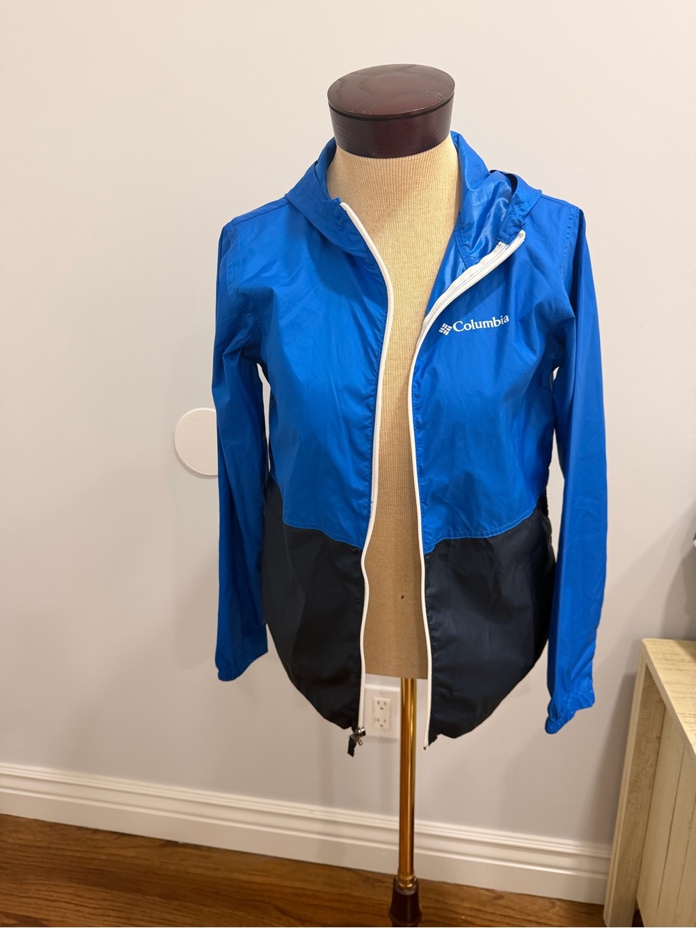Columbia Royal Blue and Black Hooded Packable Jacket